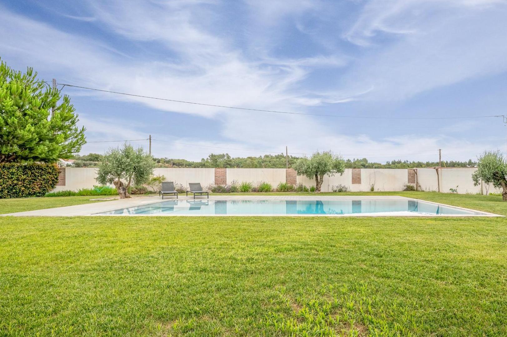 Refreshing Poolside Escape In Ponte De Sor Hotel Luaran gambar